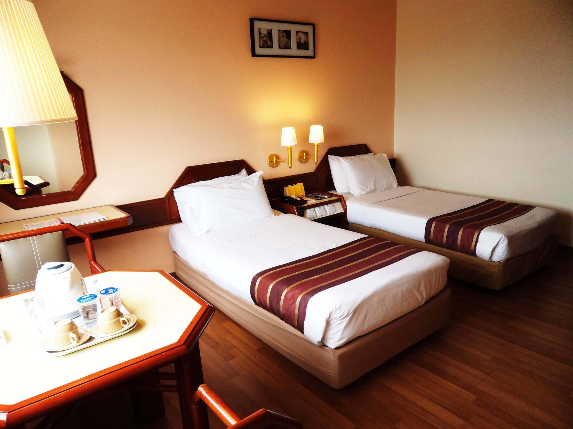 The Emperor Hotel Малакка Экстерьер фото