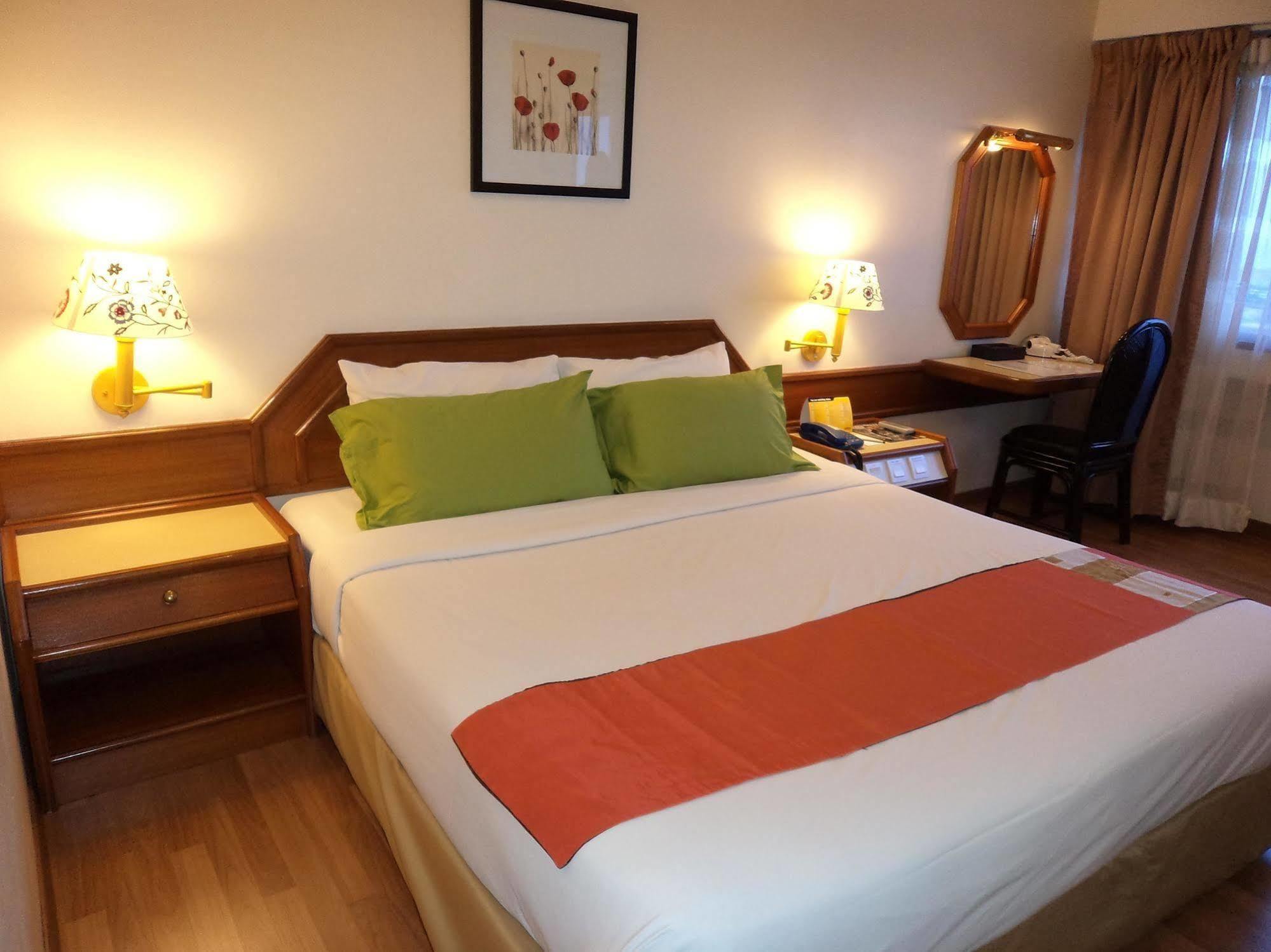 The Emperor Hotel Малакка Экстерьер фото