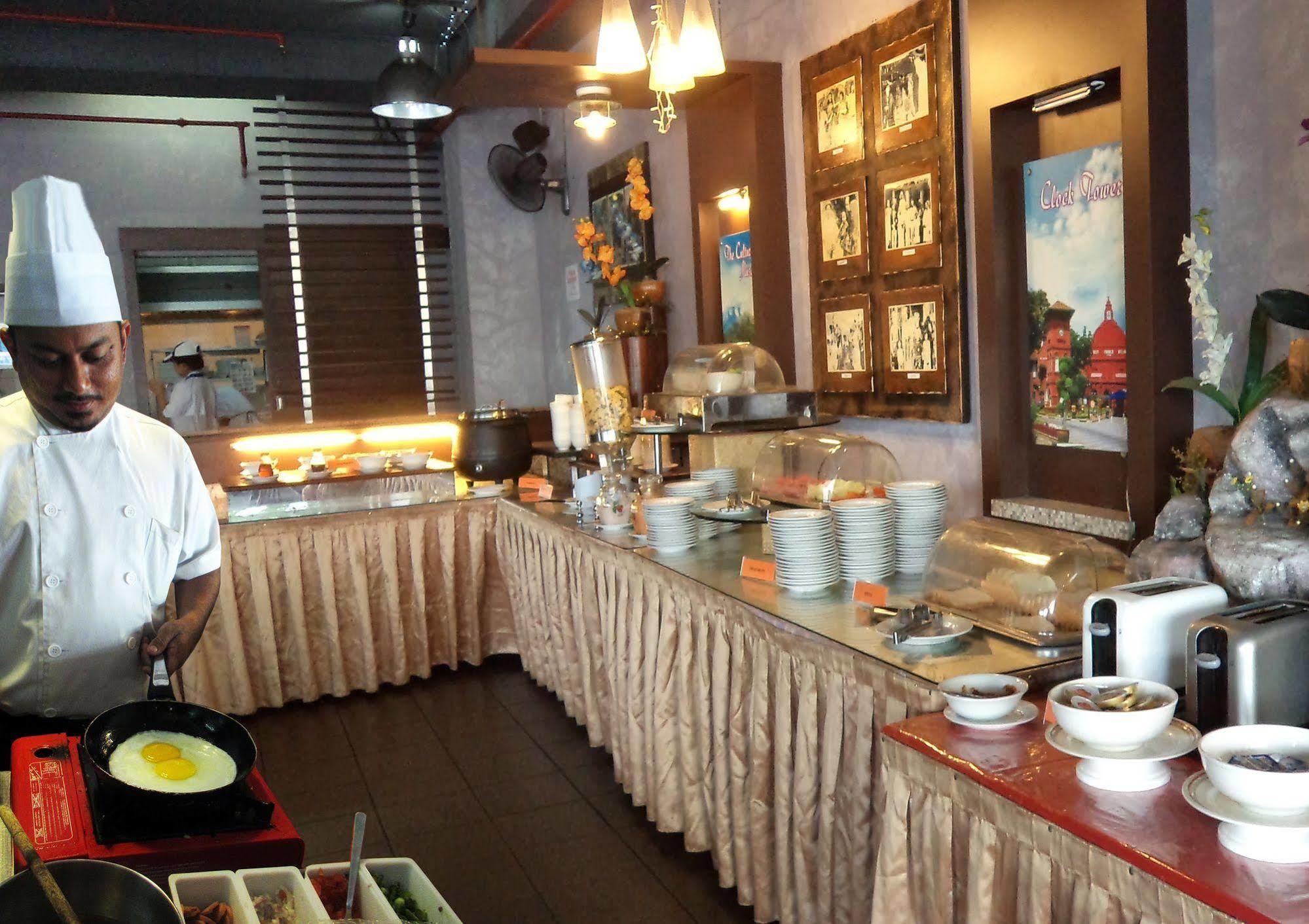 The Emperor Hotel Малакка Экстерьер фото